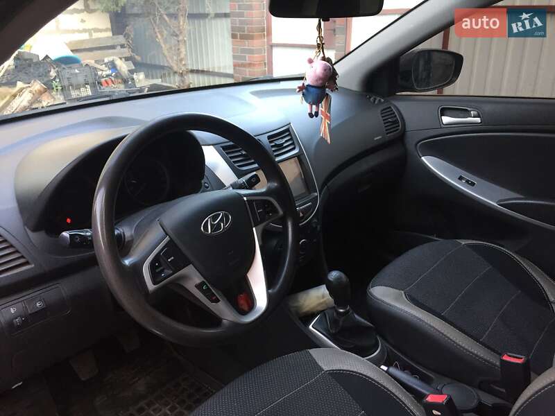 Седан Hyundai Accent 2014 в Кривому Розі