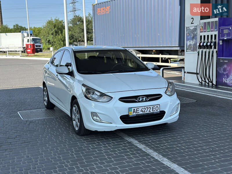 Hyundai Accent 2011
