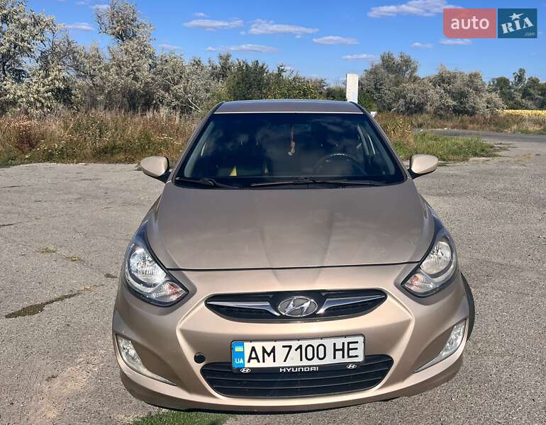 Седан Hyundai Accent 2011 в Днепре