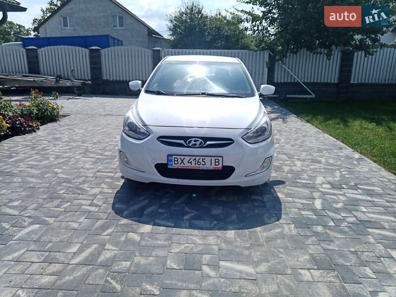 Седан Hyundai Accent 2013 в Остроге фото 4 Седан Hyundai Accent 2013 в Остроге