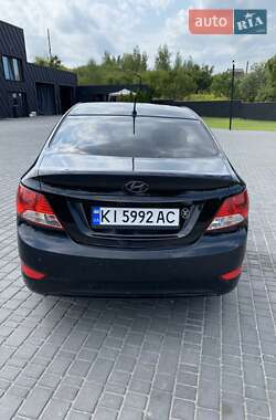 Седан Hyundai Accent 2013 в  фото 3 Седан Hyundai Accent 2013 в