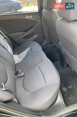 Седан Hyundai Accent 2013 в  фото 9 Седан Hyundai Accent 2013 в
