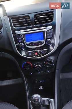 Седан Hyundai Accent 2013 в 