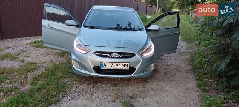 Седан Hyundai Accent 2013 в 