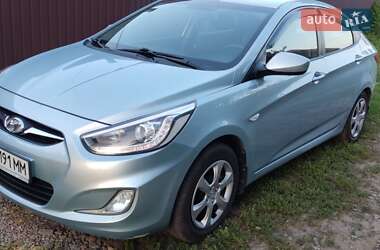 Седан Hyundai Accent 2013 в 