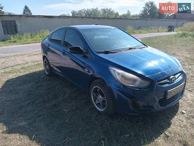 Hyundai Accent 2011