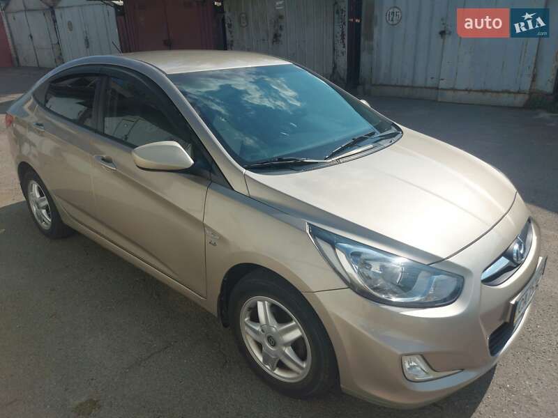 Седан Hyundai Accent 2012 в Черкассах фото 10 Седан Hyundai Accent 2012 в Черкассах