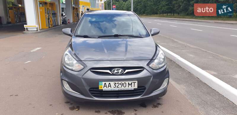 Хетчбек Hyundai Accent 2012 в Києві фото 4 Хетчбек Hyundai Accent 2012 в Києві
