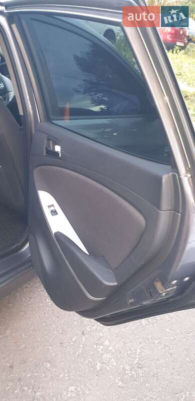 Хетчбек Hyundai Accent 2012 в Києві фото 15 Хетчбек Hyundai Accent 2012 в Києві