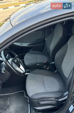 Седан Hyundai Accent 2013 в 