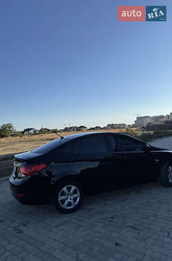 Седан Hyundai Accent 2011 в 
