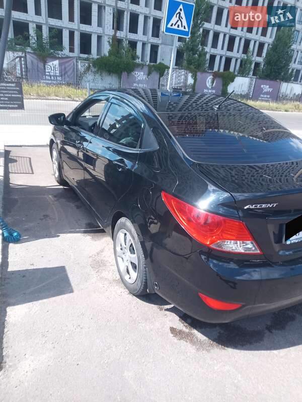 Седан Hyundai Accent 2018 в Киеве