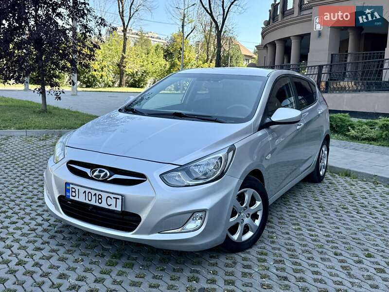 Хэтчбек Hyundai Accent 2012 в 
