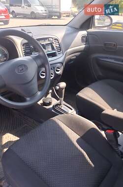 Хэтчбек Hyundai Accent 2008 в 
