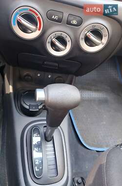 Хэтчбек Hyundai Accent 2008 в 