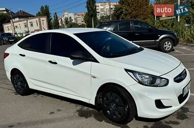 Седан Hyundai Accent 2013 в Вышгороде