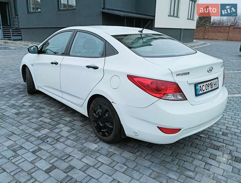 Седан Hyundai Accent 2013 в Луцьку