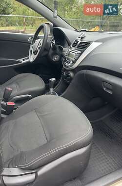 Седан Hyundai Accent 2013 в 
