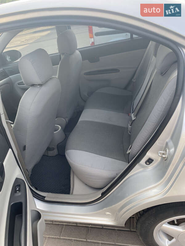 Седан Hyundai Accent 2008 в Виннице