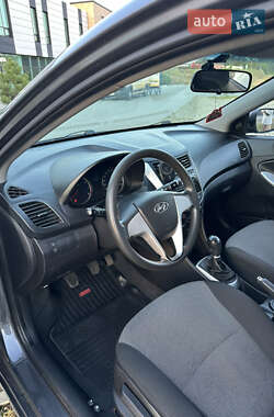 Седан Hyundai Accent 2012 в 