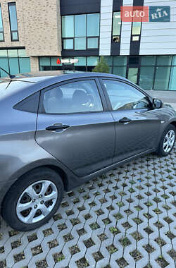 Седан Hyundai Accent 2012 в 