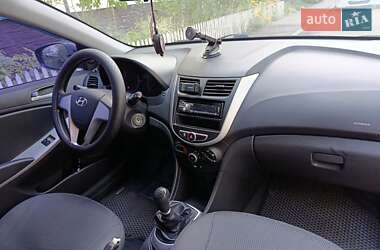 Седан Hyundai Accent 2013 в 