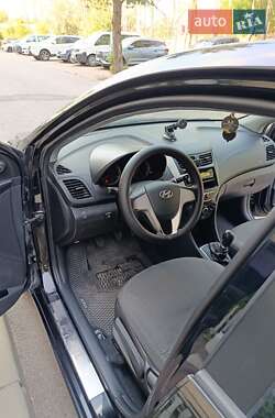 Седан Hyundai Accent 2013 в 