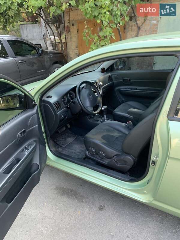Хэтчбек Hyundai Accent 2007 в Кропивницком