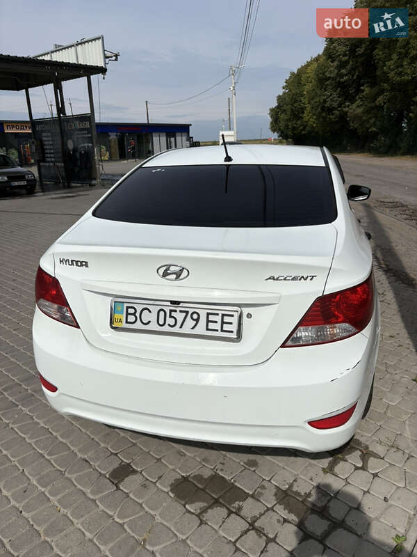 Седан Hyundai Accent 2013 в Львові