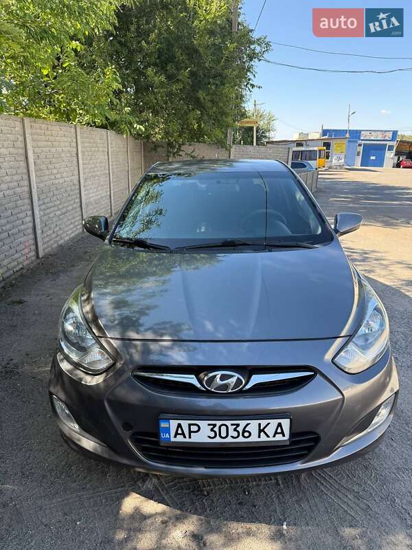 Hyundai Accent 2012