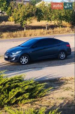 Седан Hyundai Accent 2013 в Бершаді