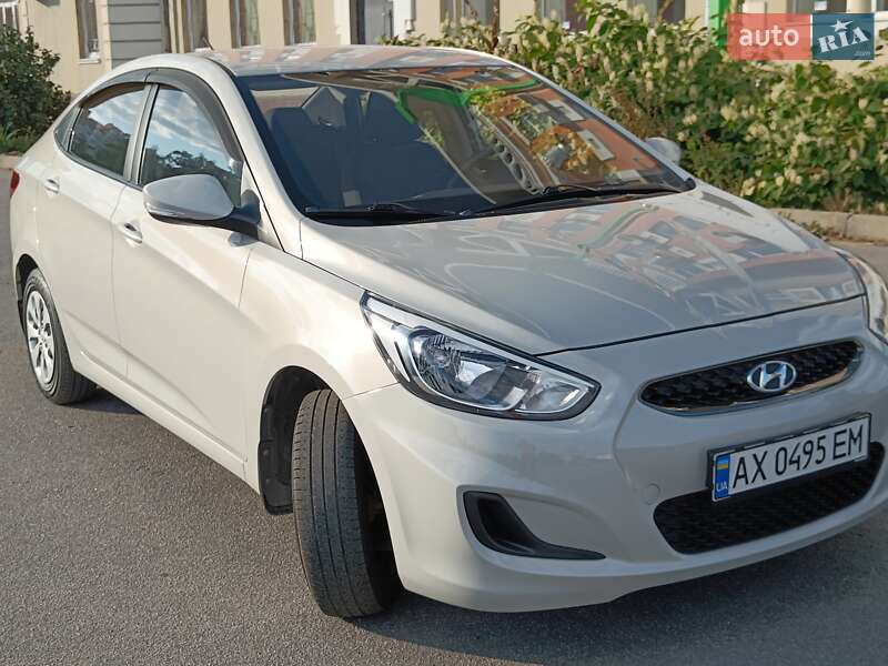 Седан Hyundai Accent 2015 в Харькове фото 3 Седан Hyundai Accent 2015 в Харькове