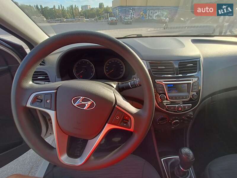 Седан Hyundai Accent 2015 в Харькове фото 10 Седан Hyundai Accent 2015 в Харькове
