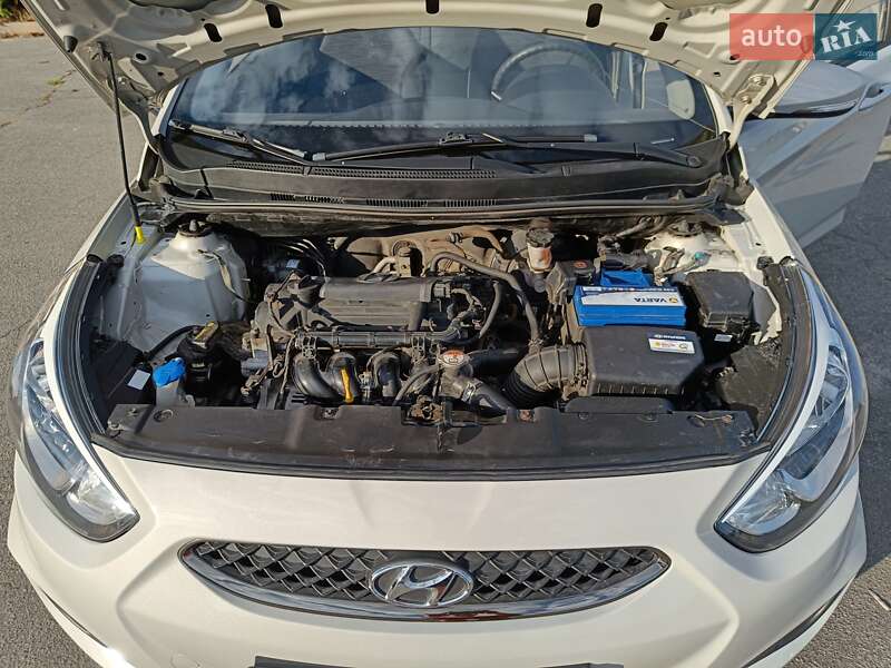 Седан Hyundai Accent 2015 в Харькове фото 12 Седан Hyundai Accent 2015 в Харькове