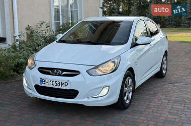 Седан Hyundai Accent 2012 в Киеве
