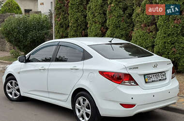 Седан Hyundai Accent 2012 в 