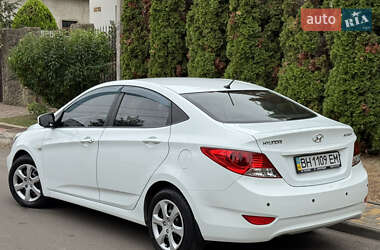 Седан Hyundai Accent 2012 в 