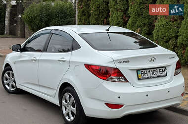 Седан Hyundai Accent 2012 в 