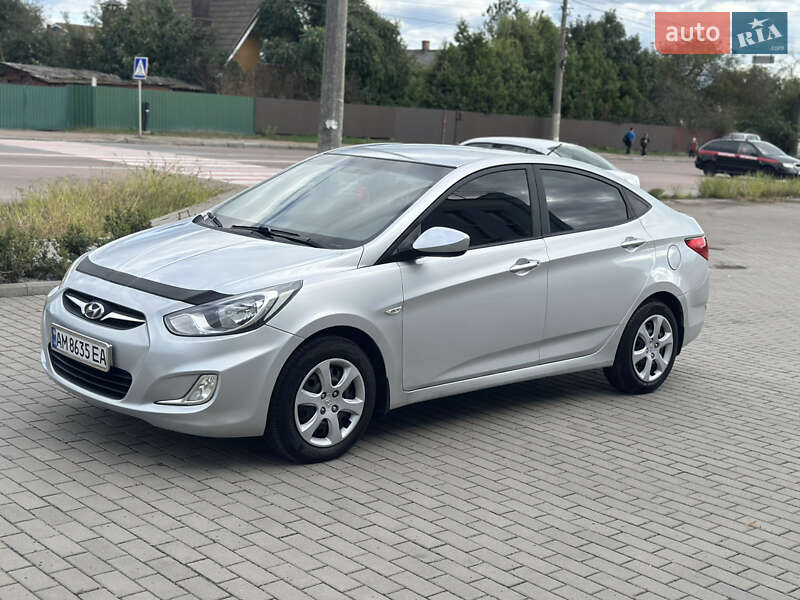 Hyundai Accent 2011 Hyundai Accent 2011