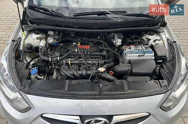 Седан Hyundai Accent 2011 в 