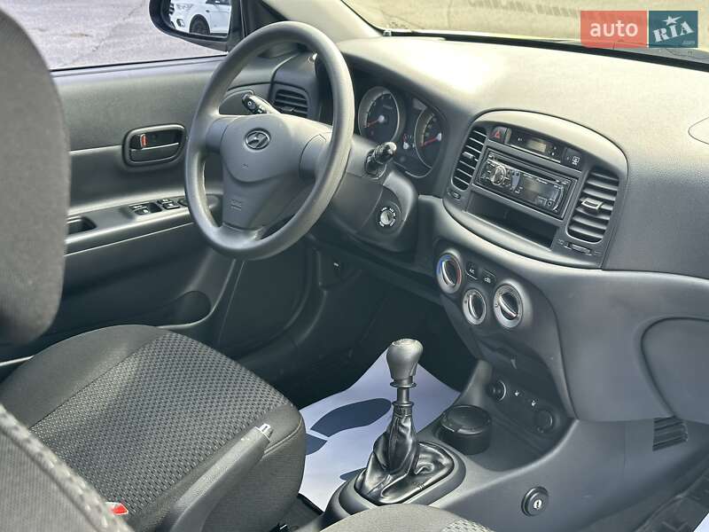 Хэтчбек Hyundai Accent 2008 в Киеве