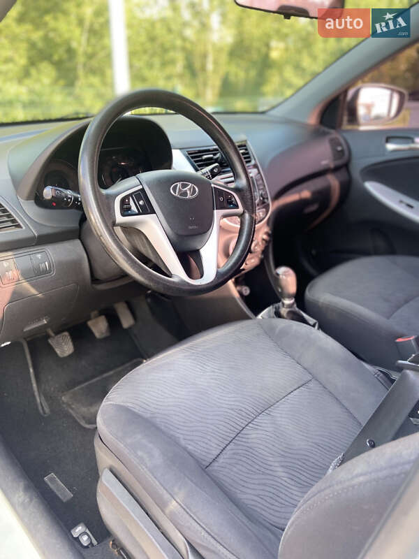 Седан Hyundai Accent 2012 в Киеве