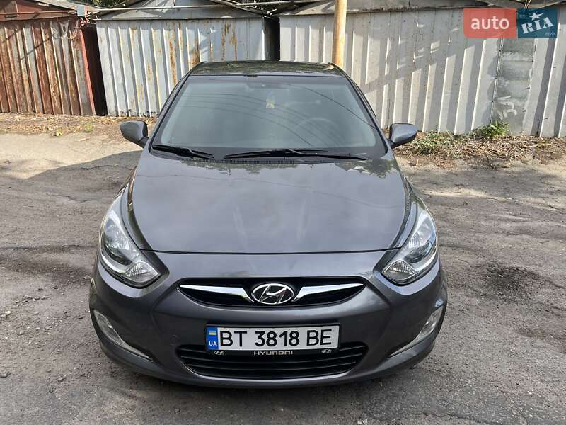 Hyundai Accent 2012 Hyundai Accent 2012