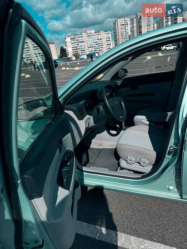 Седан Hyundai Accent 2008 в Киеве