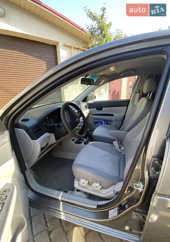 Седан Hyundai Accent 2010 в Одессе