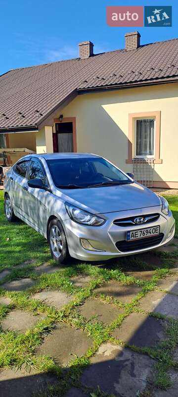 Hyundai Accent 2011