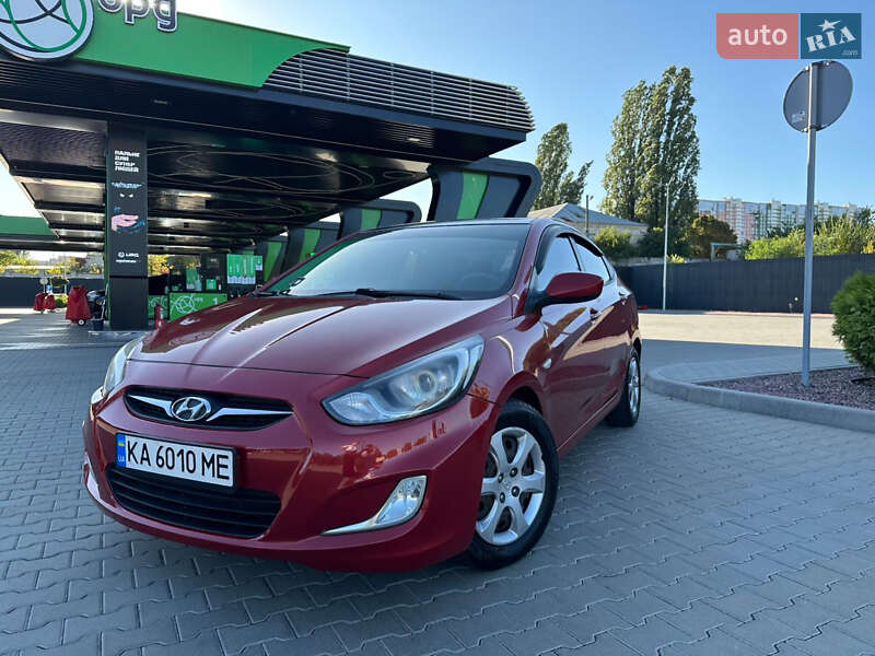 Седан Hyundai Accent 2012 в 