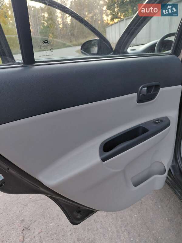 Седан Hyundai Accent 2006 в Чернігові