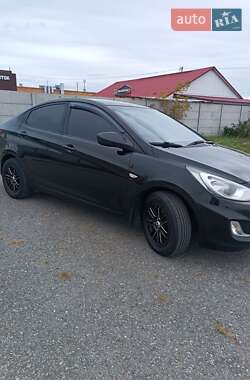 Седан Hyundai Accent 2013 в 