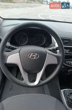 Седан Hyundai Accent 2013 в 